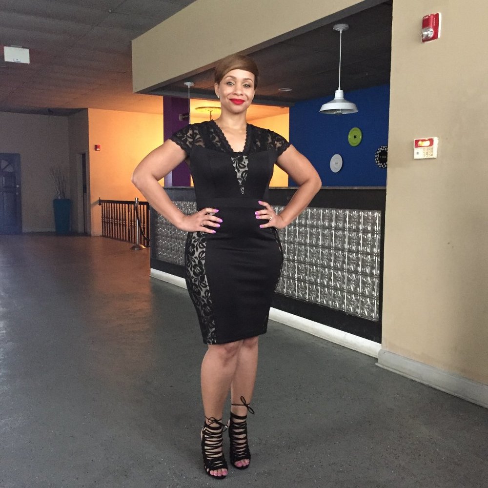 Sexy ENFOCUS STUDIO Black Bodycon w/ Lace Detail
